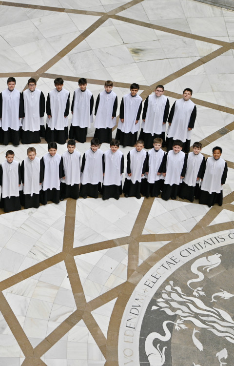 ESCOLANIA de MONTSERRAT